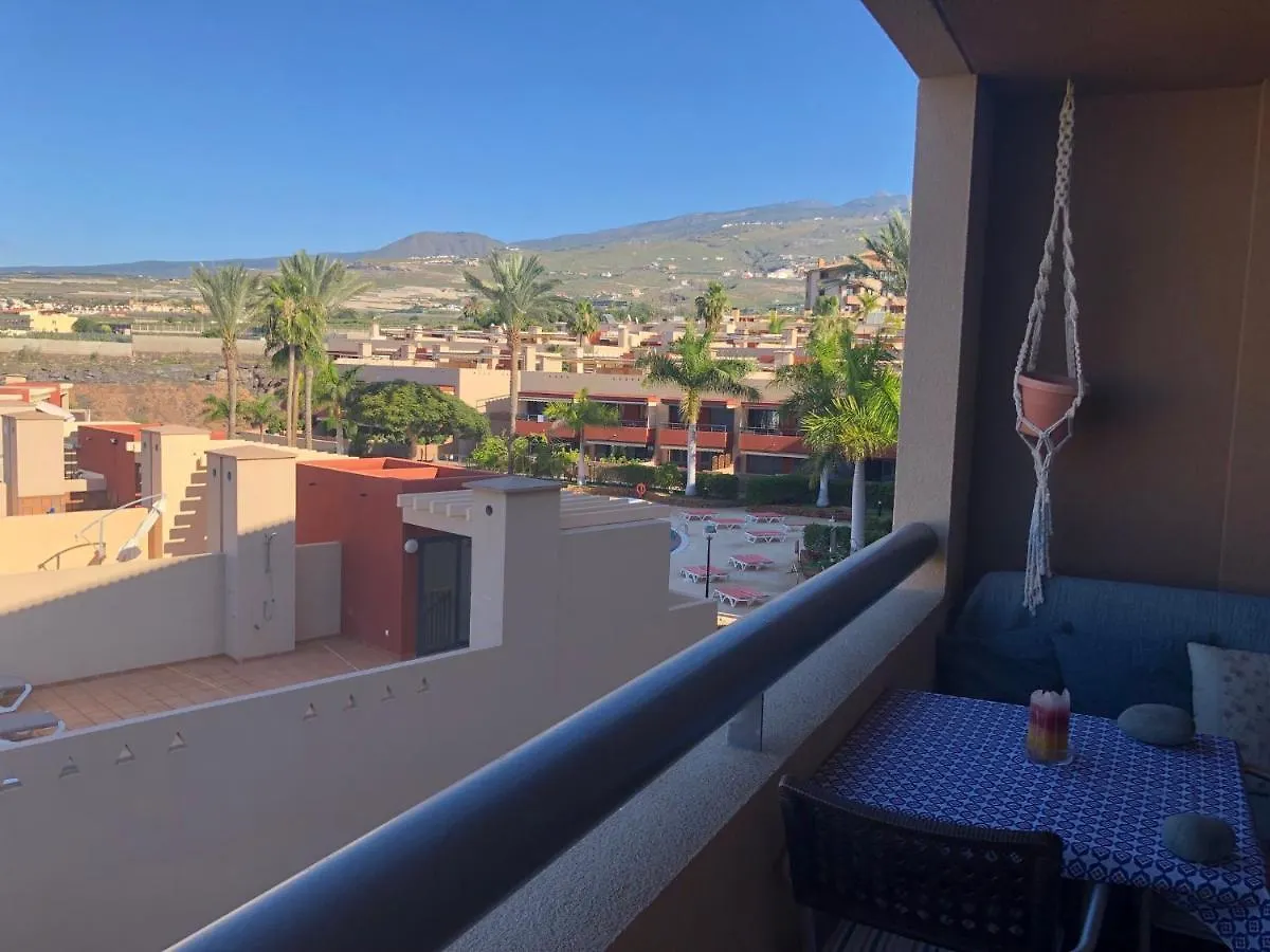 2 Bedroom With Parking, Wifi, Views & Heated Pool Playa Paraiso  Apartment Playa Paraiso (Tenerife)