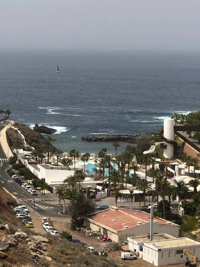 Apartment 2 Bedroom With Parking, Wifi, Views & Heated Pool Playa Paraiso