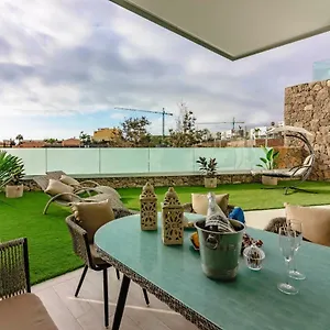 Apartment Deluxe 2 Bedrooms With Chillout Terrace, Playa Paraiso (Tenerife)